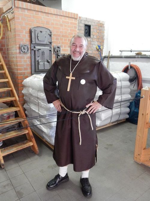 Stefan Pachsteffl als Mönch bei einer Führung